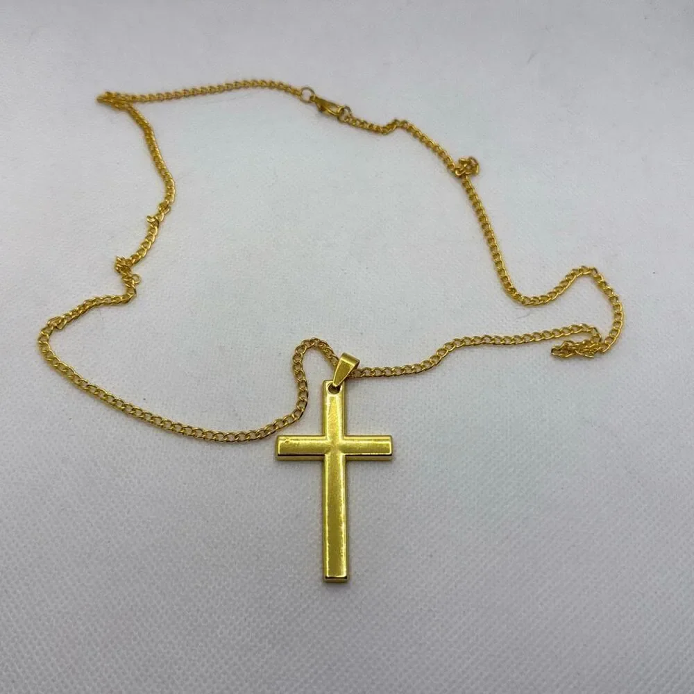 Brand New!! Cross pendant and chain